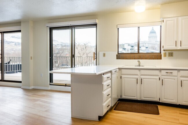 Photo - 245 N Vine St