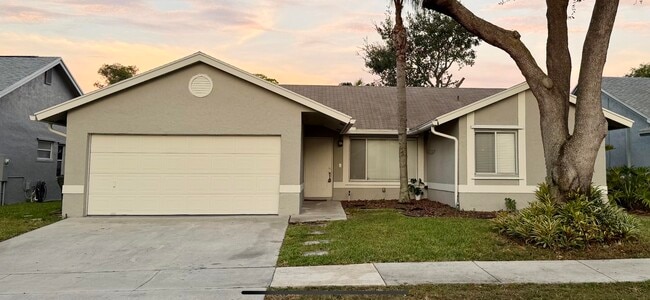 Building Photo - 5810 NW 37th Ave Rental