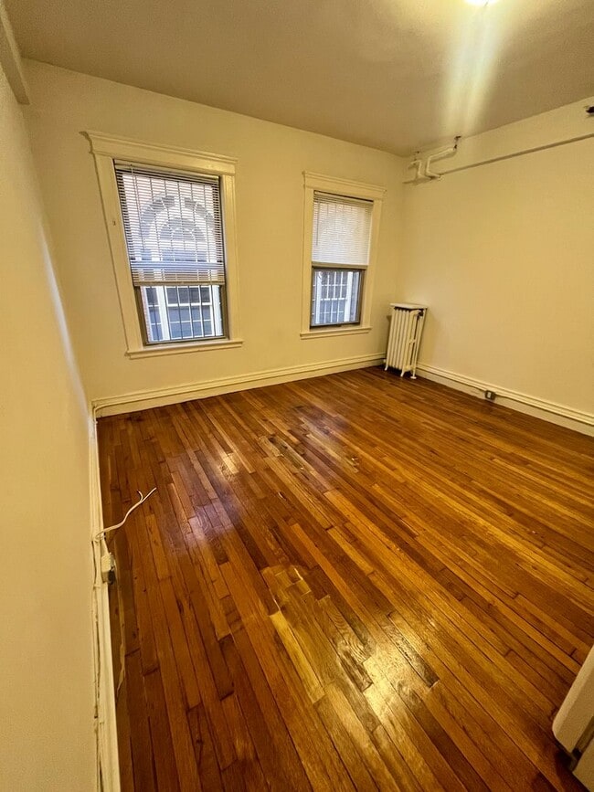 Photo - 9/1 No Fee! Updated Studio by Northeastern, Symphony