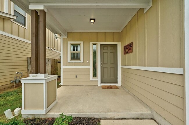 Photo - 336 Wapiti Rd