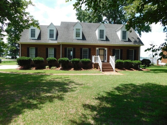 Building Photo - Waterfront Home In Perquimans County