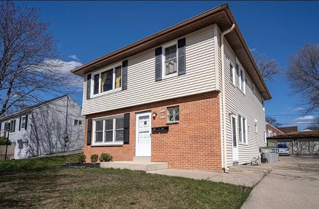 Building Photo - 3744 S 90th St Unit 3744 Rental