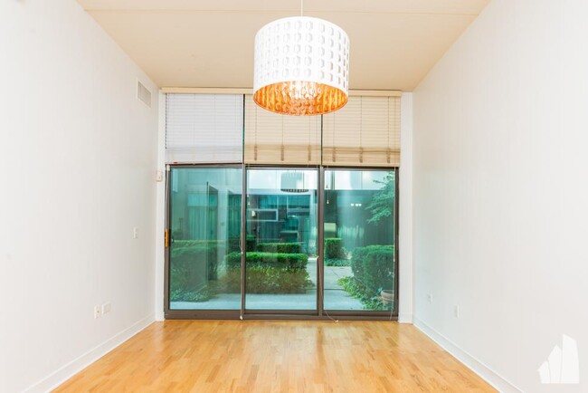 Building Photo - 1 bedroom in Chicago IL 60661 Unit 106C Rental
