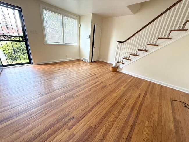 Photo - Gorgeous 3-Bed Townhome in Lawncrest! Available NOW!