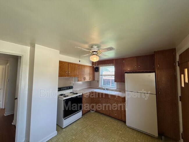Photo - 698 Smith Ave