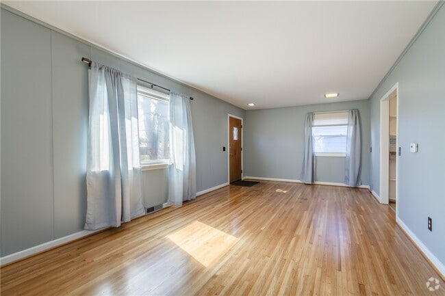 Building Photo - 270 Ashbourne Rd Rental