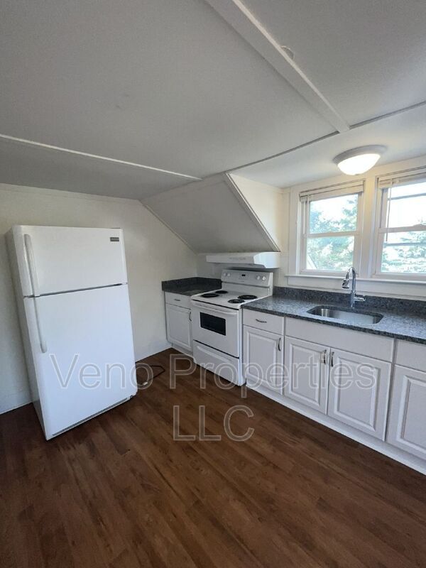 Photo - 32 Russell Rd