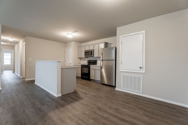 Photo - 3-bedroom 2 bath Duplex in Lincoln!! Newly Fenced Yard!