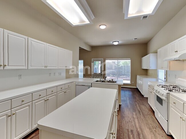 Photo - 13143 Mills River St