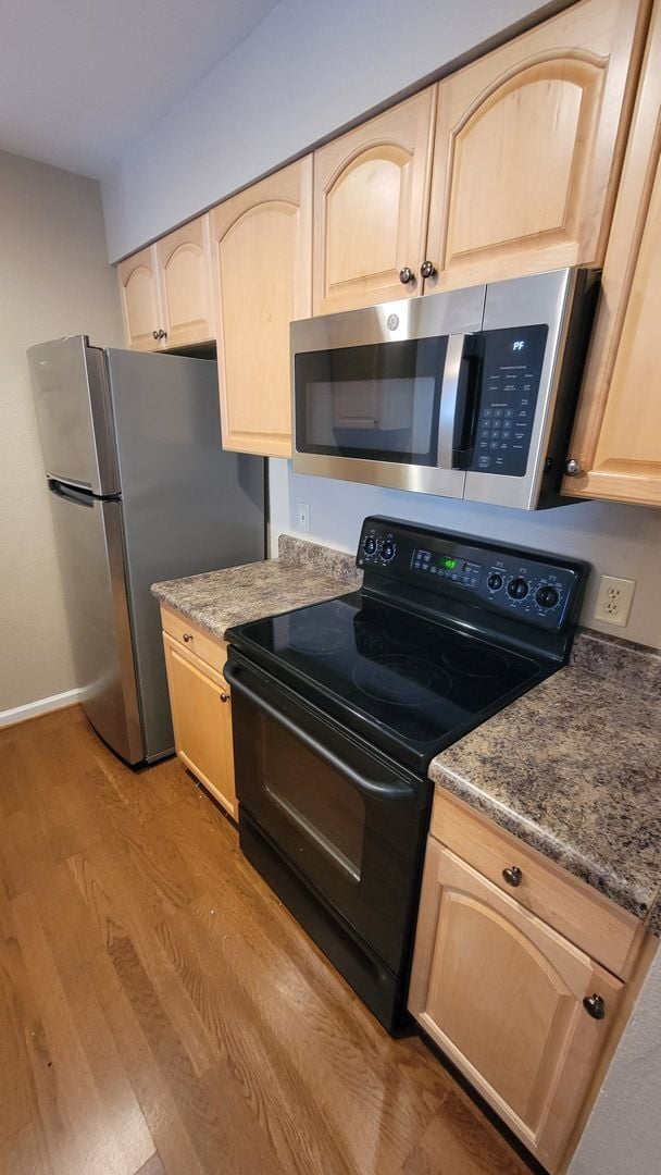 Photo - 2 Bed, 1.5 bath Townhome Available in Down...
