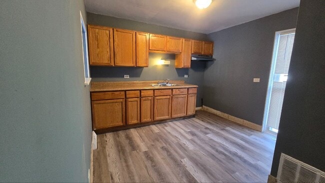 Photo - Spacious 3BR / 1.5BA Single-Family Home in Chicago – Available January 19