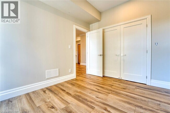 Photo - 100 Charlton Ave W Unit 204