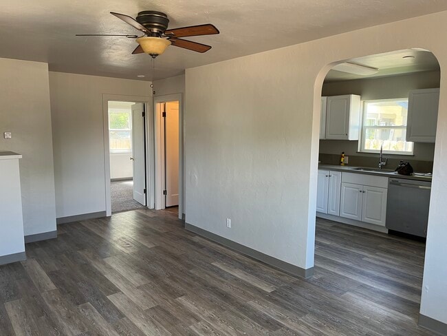 Photo - 1028 Watt St