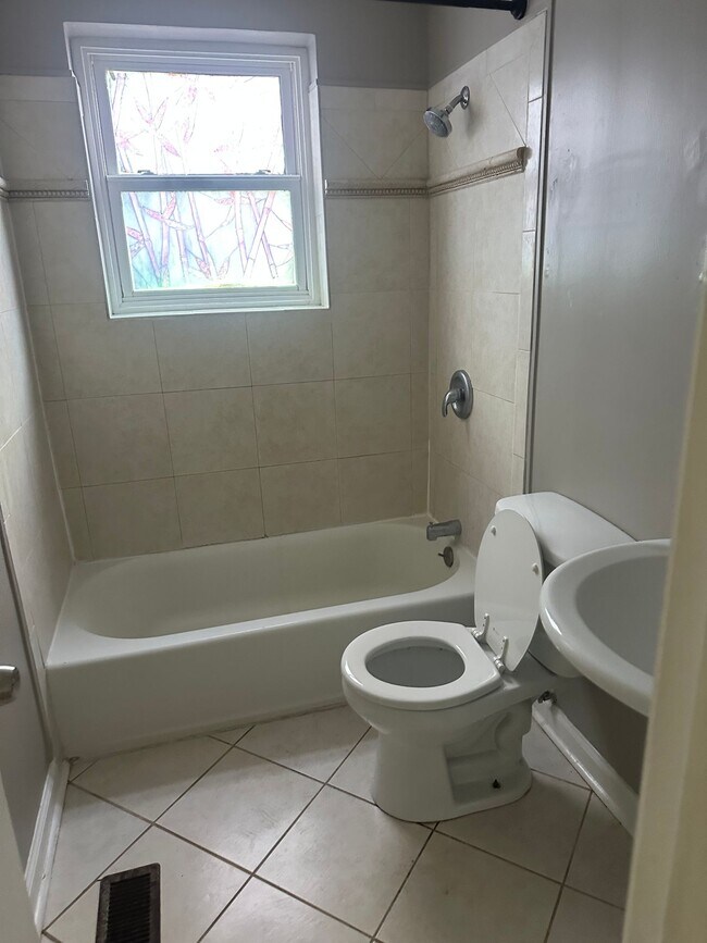 Photo - cute place Unit 414 E Park Ave C