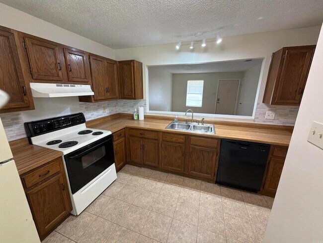 Photo - 12 Southland Ct