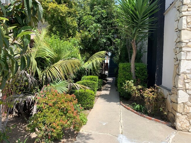 Photo - 3646 Vinton Ave Unidad A