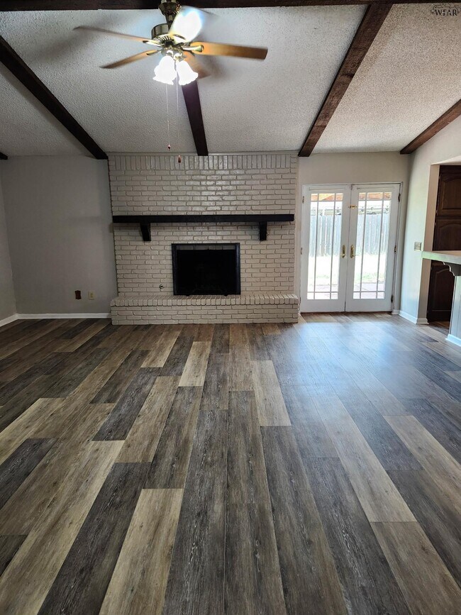 Photo - 916 Kiowa Dr