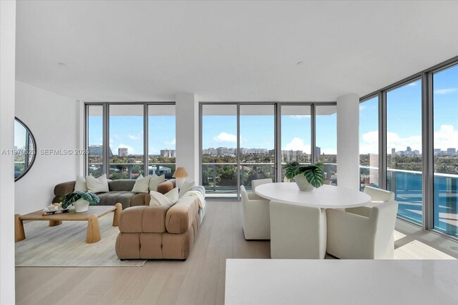 9201 E Bay Harbor Dr Unit LPH01