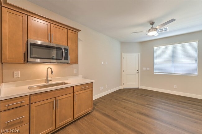 Photo - 497 Chestnut Falcon Ave