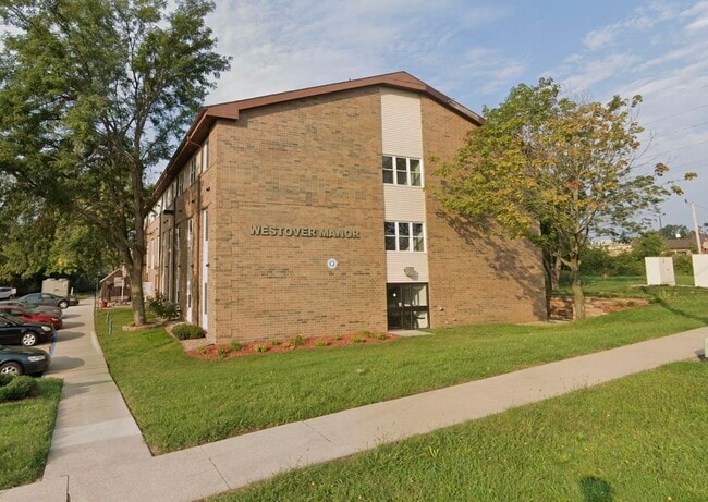 Photo - 205 40th St Dr SE