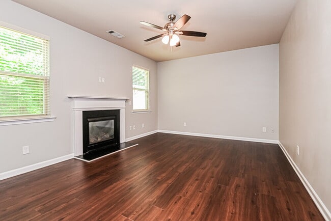 Photo - 107 Valdosta Ave