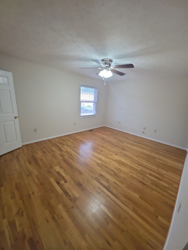 Photo - 83 Eastgate Cir Unit A