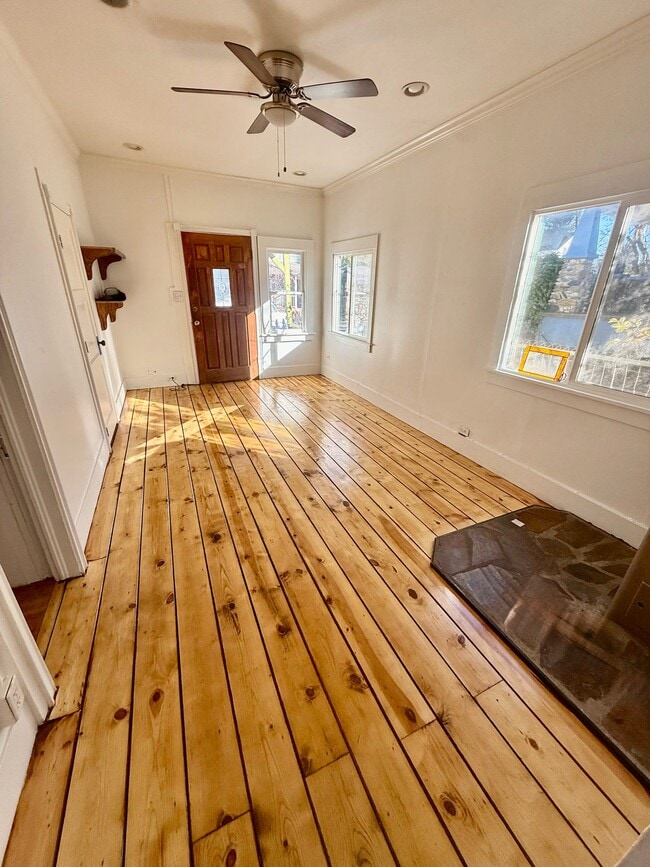 Photo - 521 Linden Ave