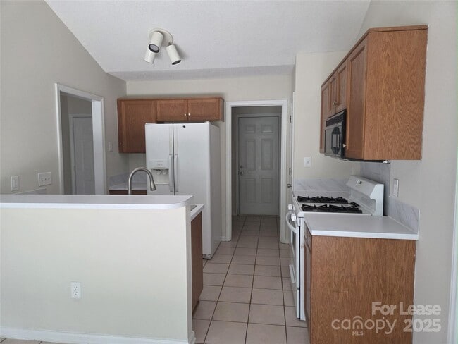Photo - 141 Eagle Ct