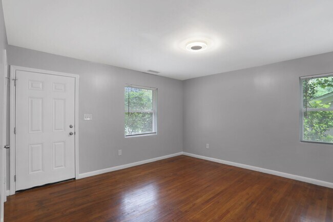 Photo - 3189 Ward Dr SW