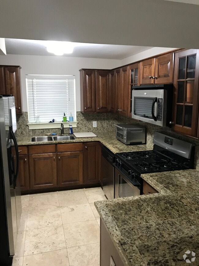 Building Photo - 488 Burlington Road Northeast Rental