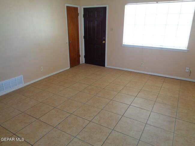 Photo - 10528 Brisbane Way