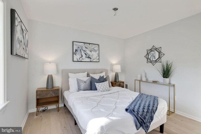 Photo - Gorgeous 2 Bedroom 2.5 Bath in Chevy Chase