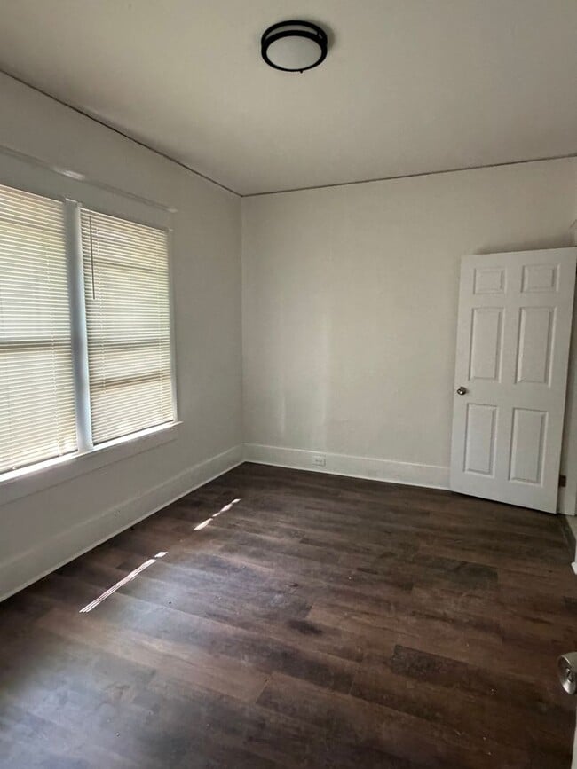 Photo - 852 Marianna St