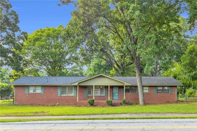 Photo - 1189 E Fayetteville Rd House