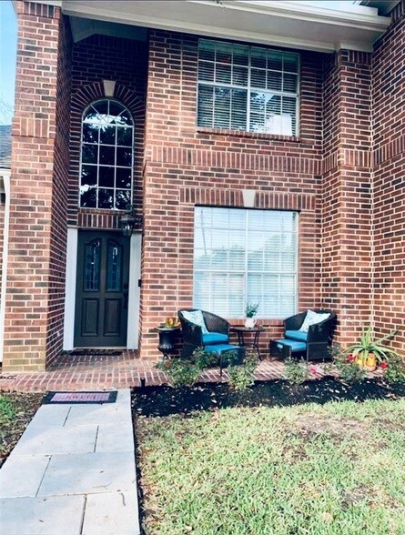 Photo - 5739 Henniker Dr