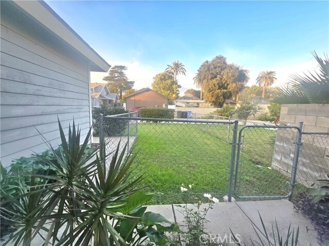 Photo - 410 E Arrow Hwy