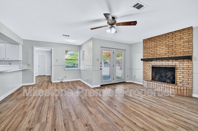 Building Photo - 1902 W Shields Dr Rental