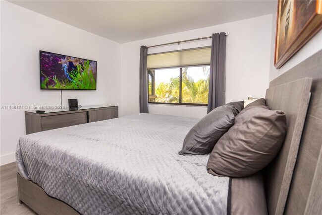 Photo - 500 N Francisco St Unit 234