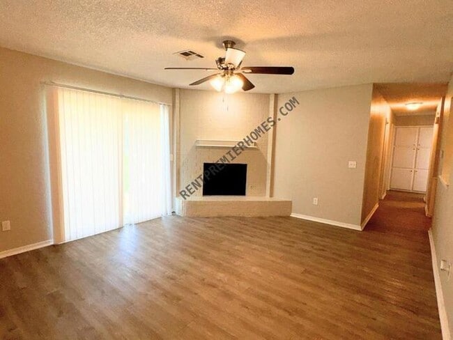 Photo - 8741 Hillridge Dr