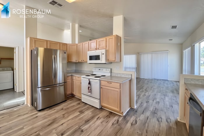 Photo - 1798 Boardwalk Ave