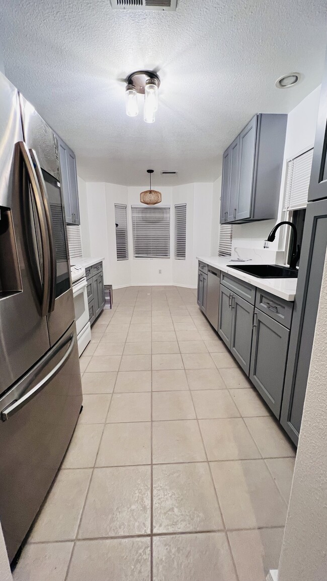 Photo - 91-6471-6471 Kapolei Pkwy