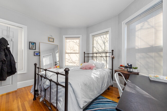 Photo - 226 Calumet St Unit 2