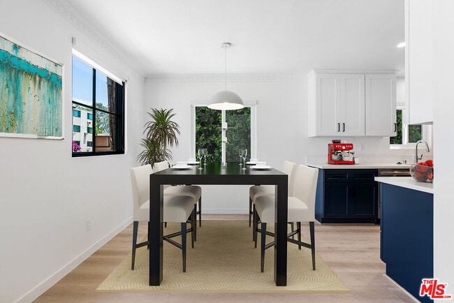 Photo - 527 S Barrington Ave Unidad 8 Rental