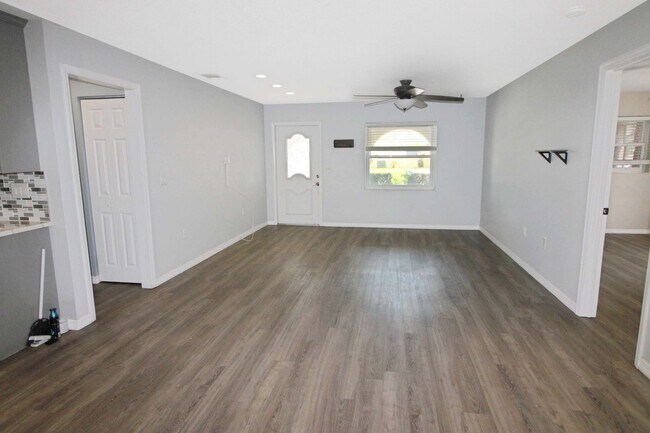 Photo - Venice East Annual Home for Rent