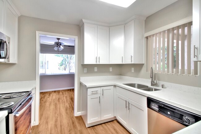 Photo - Laurel Grove Apartments