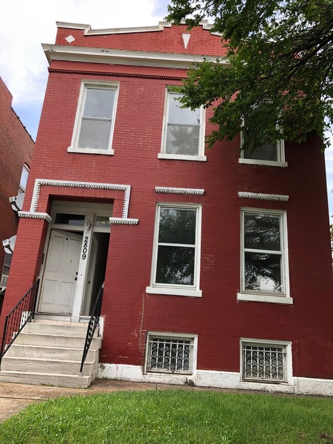 Building Photo - 2809 Sidney St Unit 2nd Floor