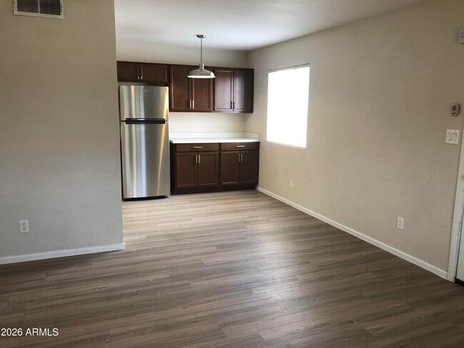 Photo - 700 W University Dr