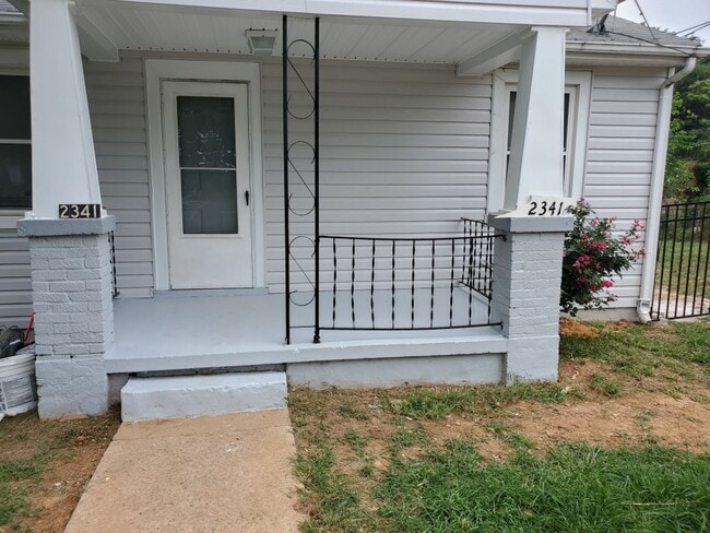 Building Photo - Beautiful Renovated Single Family Home!