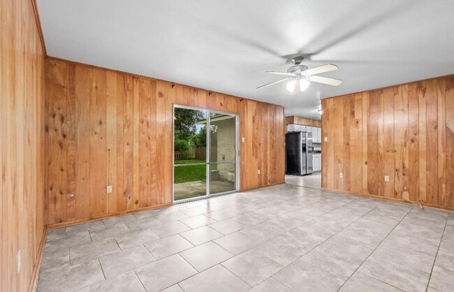 Photo - 5574 Houston Dr