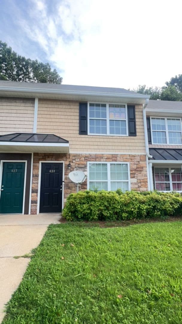 Building Photo - Town Houses in Dallas  -  MOVE IN SPECIAL! $500 OFF FIRST MONTHS RENT!!